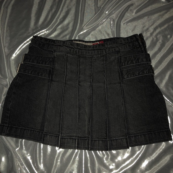 Guess denim skirt - Picture 2 of 4